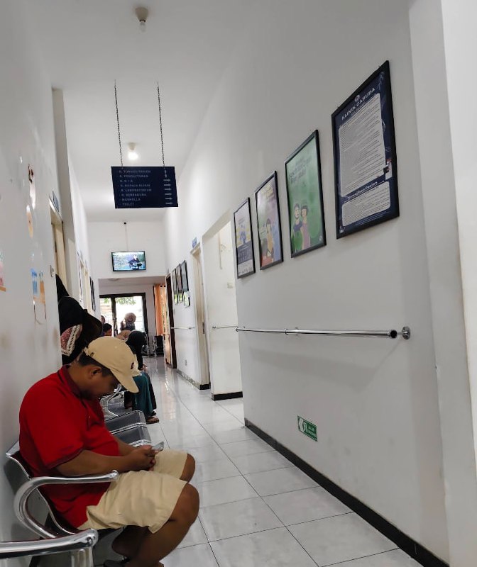 Ruang Tunggu Poli